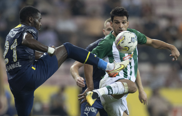 Racing Club vs Vélez Sársfield: A Battle on the Field